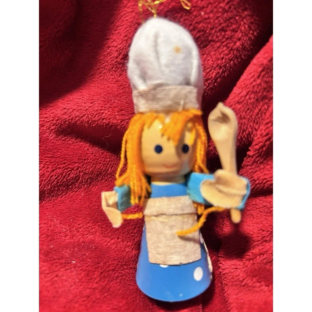 VTG Kurt Adler Chef Girls w/Hats Handpainted 4